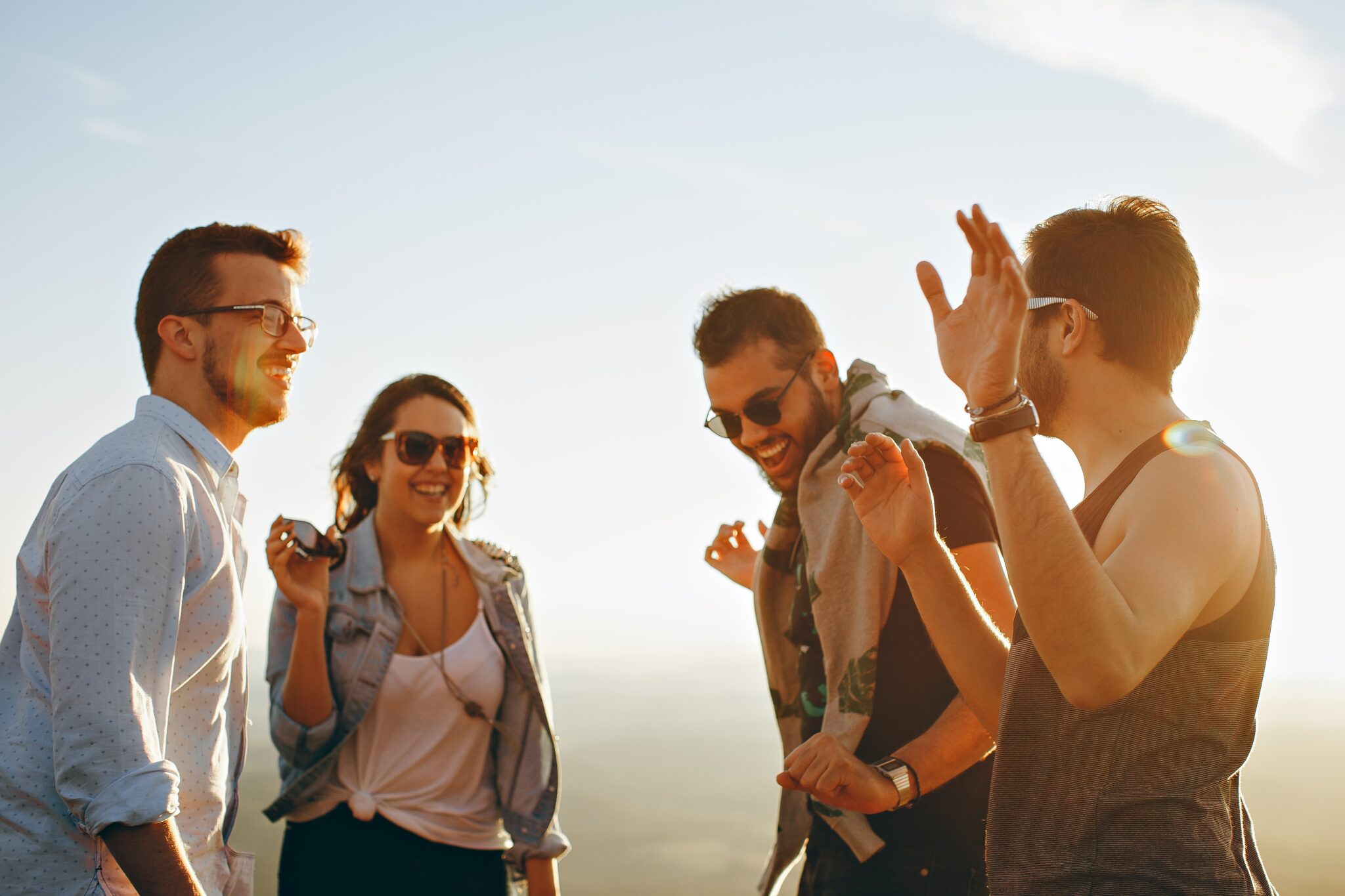 How to Meet People and Make Friends on a Working Holiday Visa