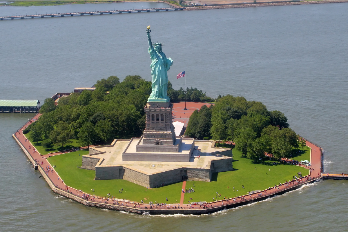 Reasosn why working and traveling in USA on a F-1 visa is a great idea